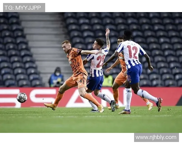 前进之鹰与鹿特的激烈对决展现足球魅力与团队精神的巅峰较量